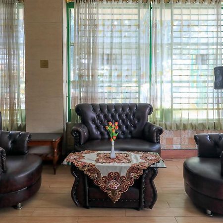Hotel Prisma Sidoarjo Buitenkant foto