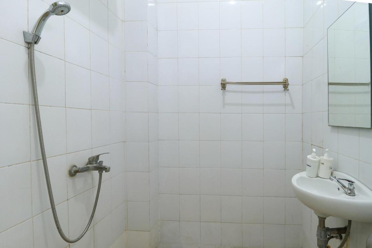 Hotel Prisma Sidoarjo Buitenkant foto